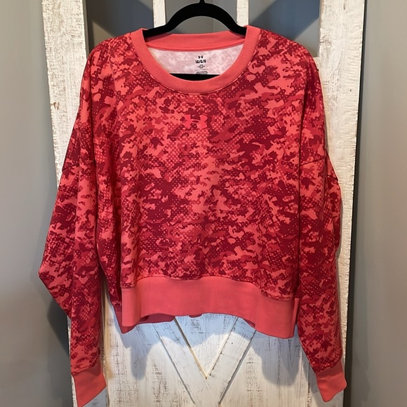 Under Armour Tops - NWT Women’s Under Armour Digital Camo Sweatshirt
